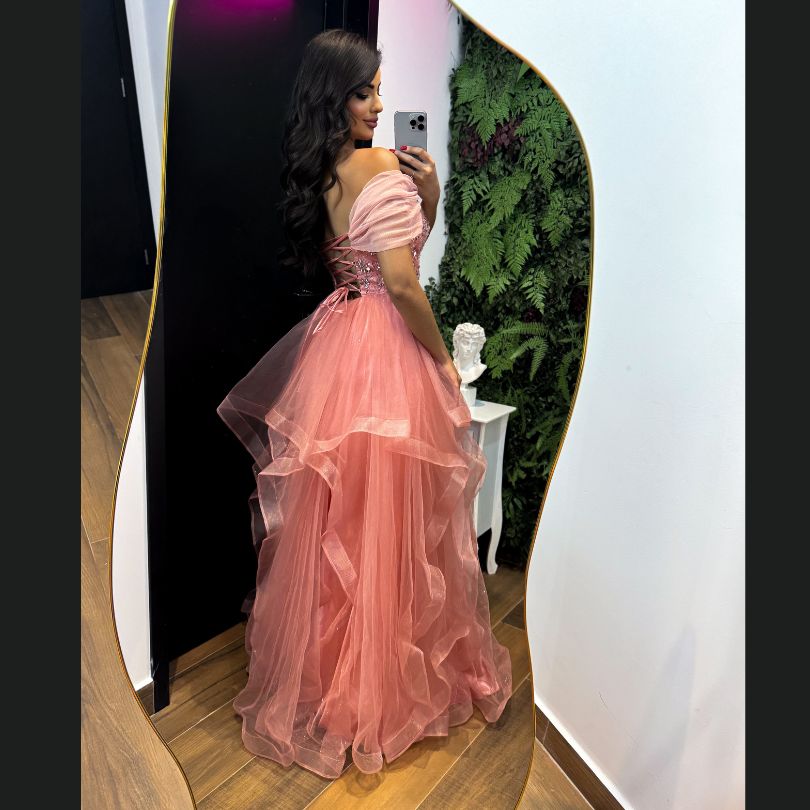 Vestido Rosa Chiclete com Saia de Crinol Gliterizada e Corpete Bordado - Imagem 2