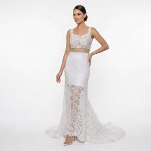 Vestido de Noiva, Todo em Renda Rebordada com Cristais