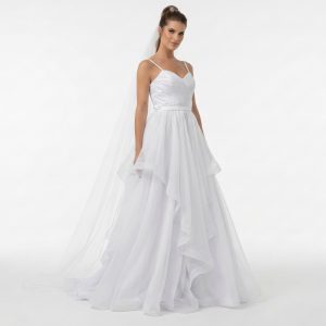 Vestido de Noiva com Corpete Fraseado e Saia em Camadas Cascata